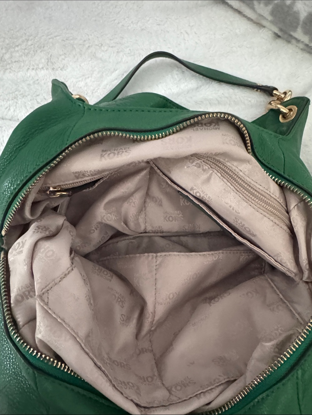 MICHAEL Michael Kors Green Pebbled Leather Shoulder Hobo with Gold Hardware EUC - Picture 3 of 11